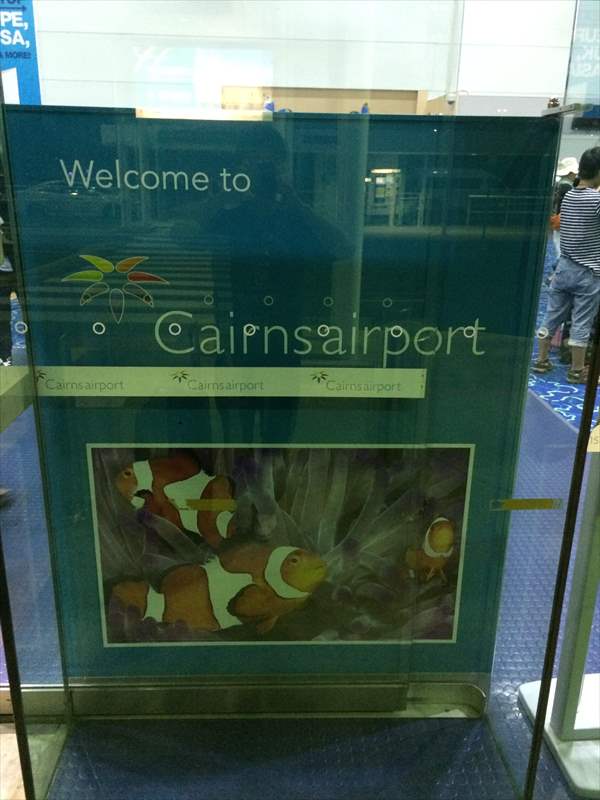 ケアンズ　空港　