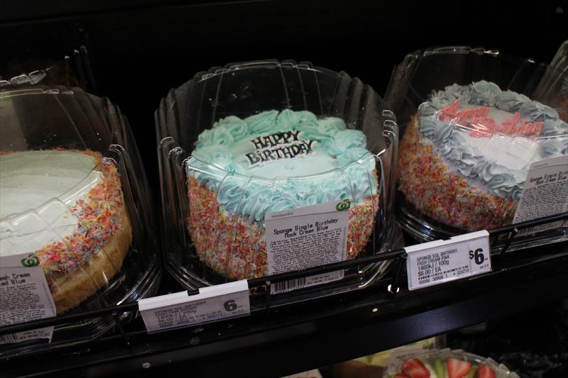 大きい　ケーキ　カラフル