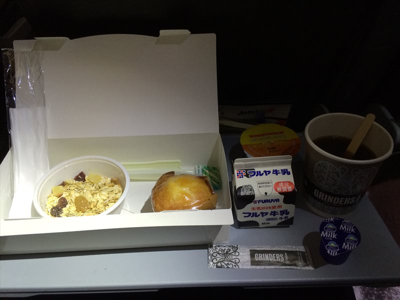 機内食　ジェットスター　朝