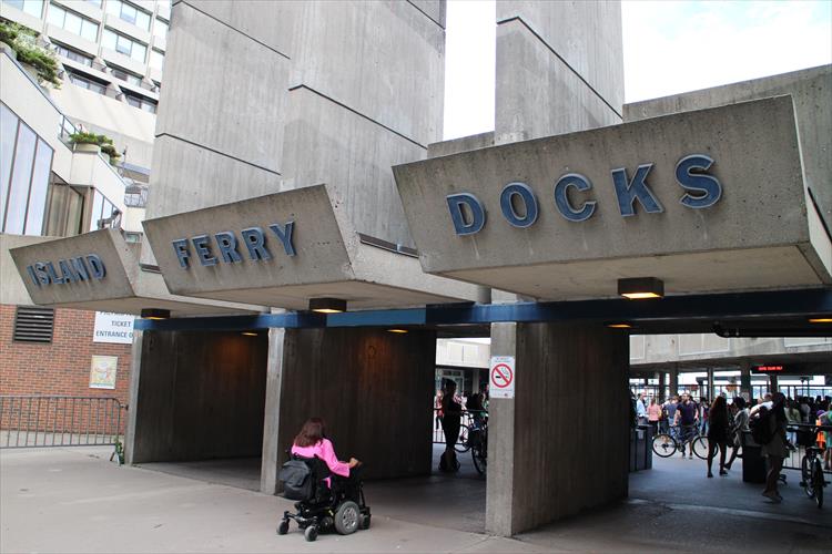 フェリー乗り場