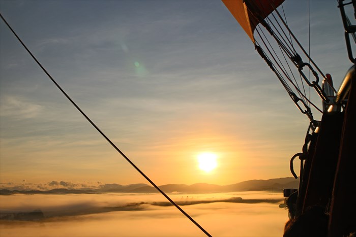サンライズ　気球から撮影
