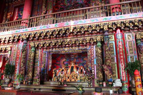 九份　寺　内部