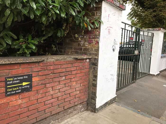 アビーロード 落書き禁止