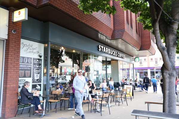 ウィンブルドン スターバックス