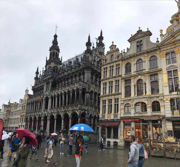 グランプラス 昼