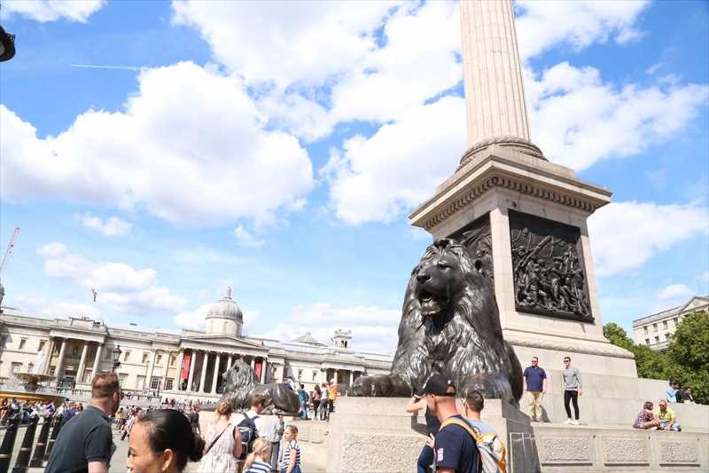 トラファルガー広場 ライオン