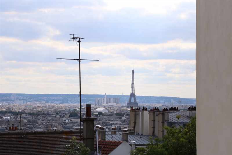 エッフェル塔　モンマルトルの丘から