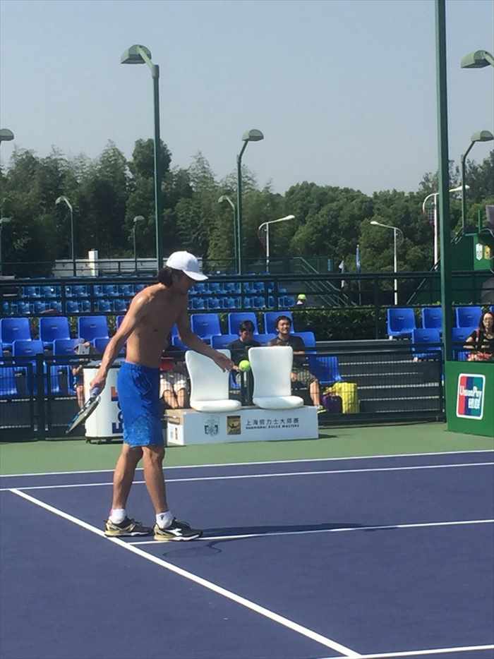 テニス　上海マスターズ　練習　上半身　裸