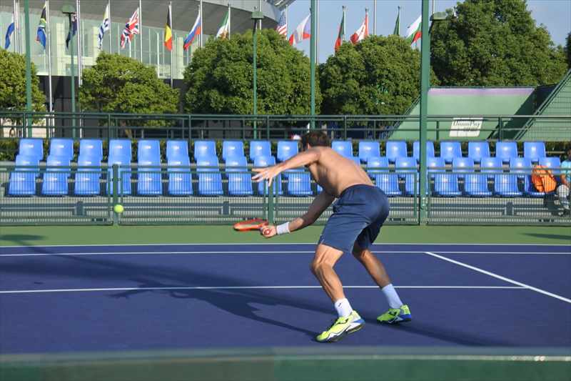 テニス　上海マスターズ　練習　上半身　裸