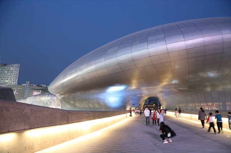 東大門(トンデムン)デザインプラザ