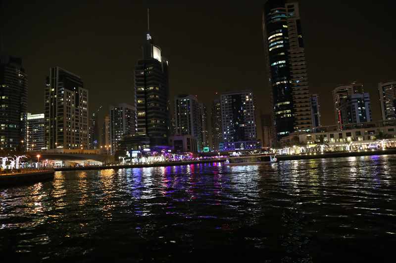 ドバイ　夜