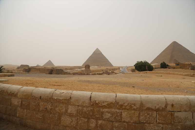 ギザの三大ピラミッド