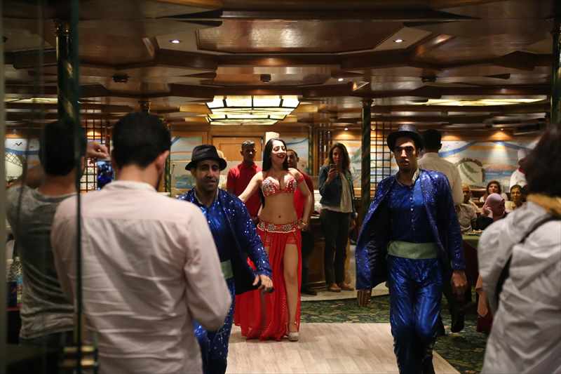 エジプト　ナイル川　クルーズ　ベリーダンス