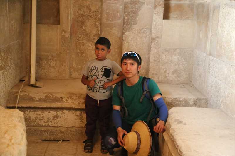 エジプト ピラミッド 写真 子ども