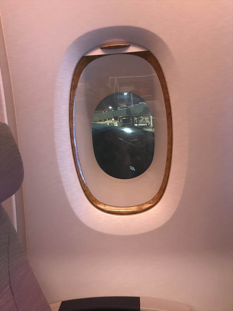 エミレーツ航空 窓枠
