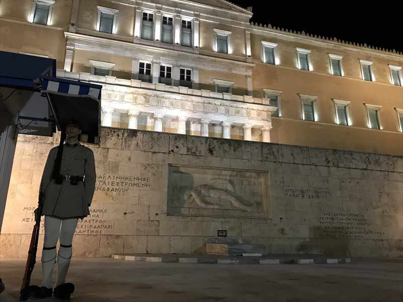 ギリシャアテネ　無名戦士の墓
