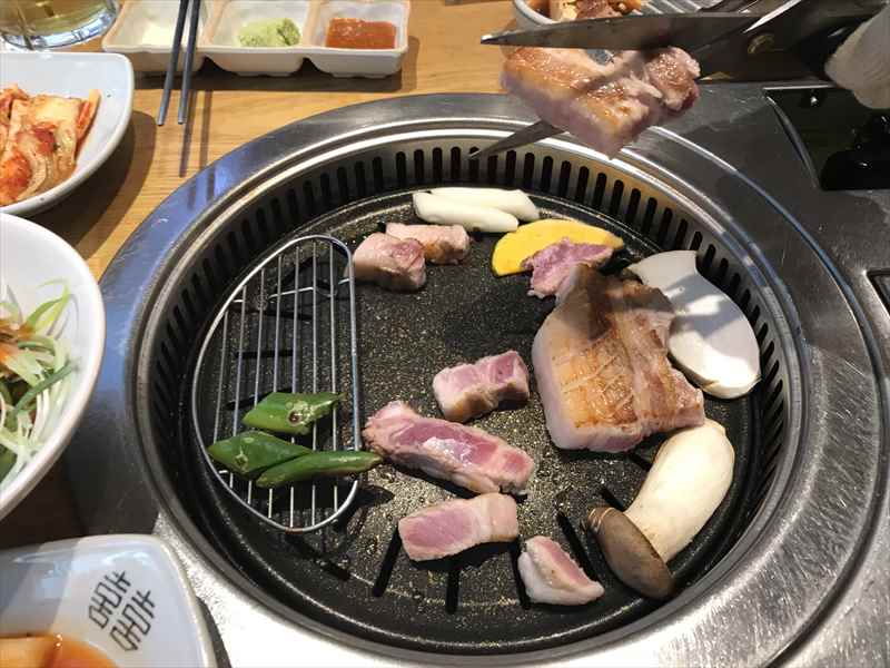 韓国 サムギョプサル