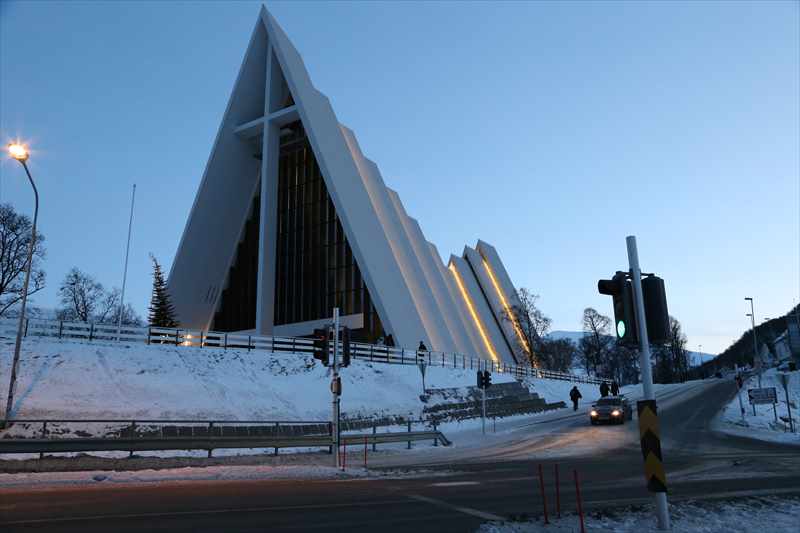 トロムソー　トロムスダーレン教会
