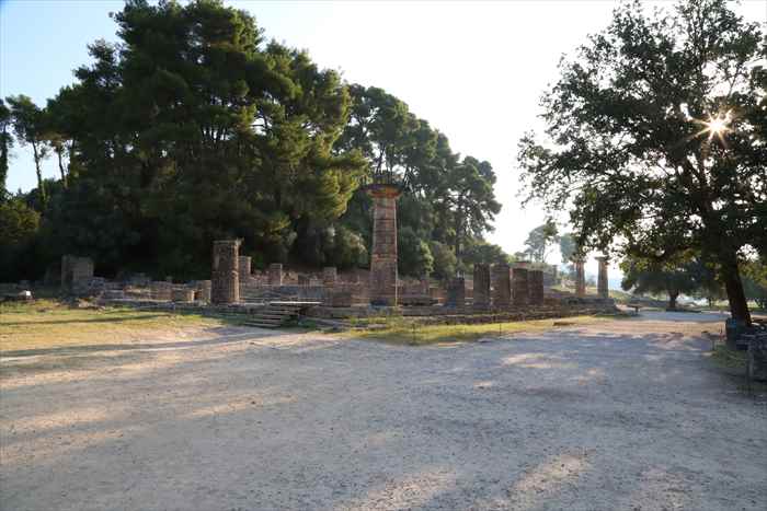 ギリシャ　オリンピア遺跡　ヘラ神殿