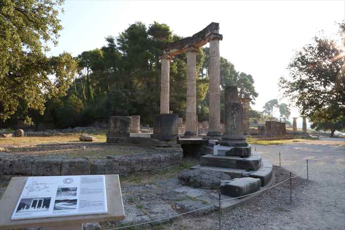 ギリシャ　オリンピア遺跡　フィリペイオン