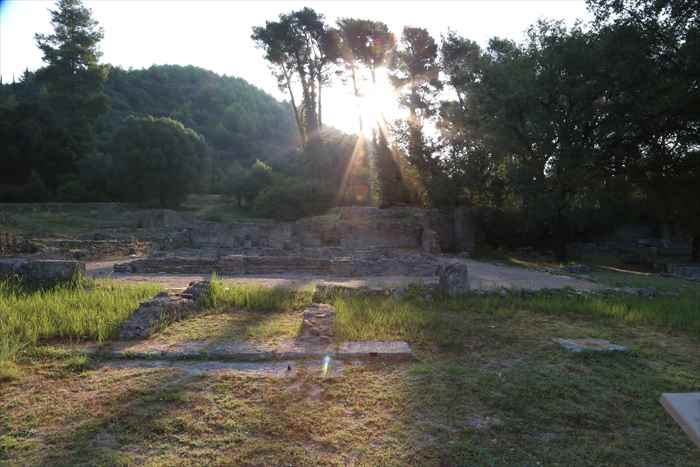 ギリシャ　オリンピア遺跡　プリタニオン　迎賓館