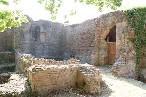 ギリシャ　オリンピア遺跡　ネロの家