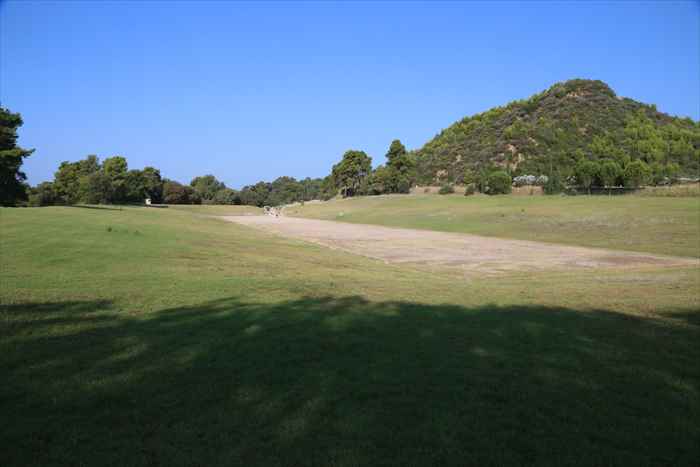 ギリシャ　オリンピア遺跡　スタジアム
