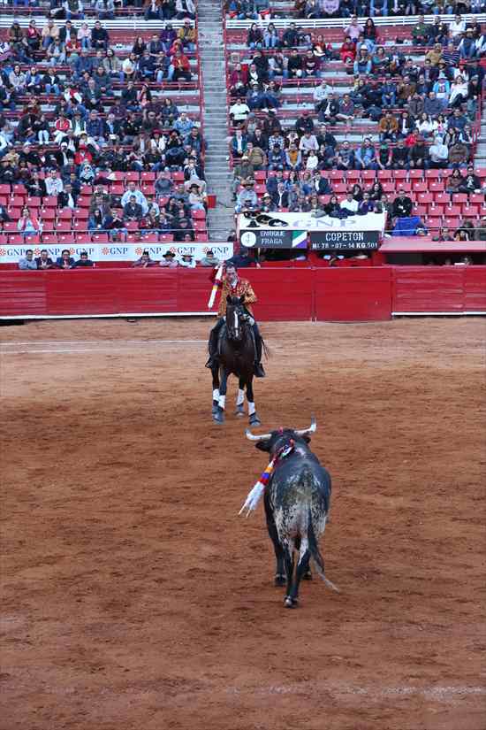 メキシコ　闘牛士　マタドール