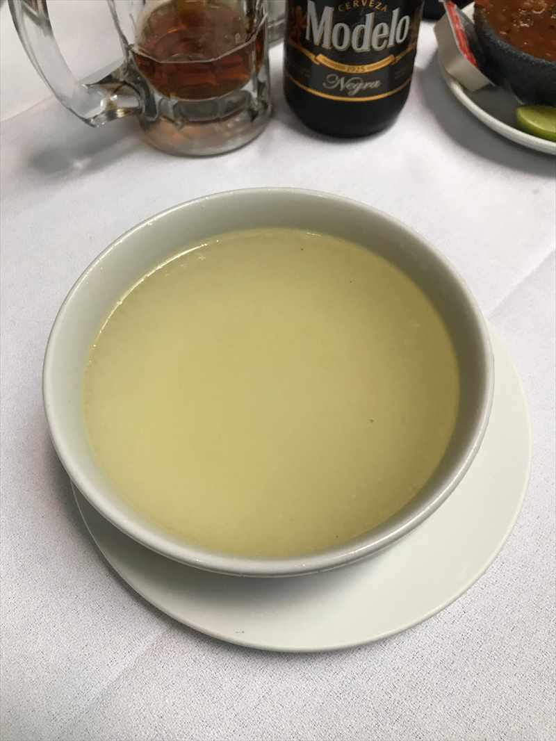 メキシコシティ　カフェデタクバ　スープ