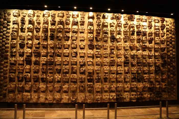 メキシコシティ テンプロマヨール 博物館 どくろ