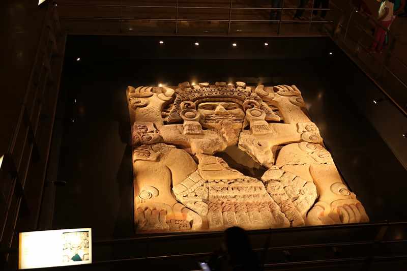 メキシコシティ テンプロマヨール 博物館 石板