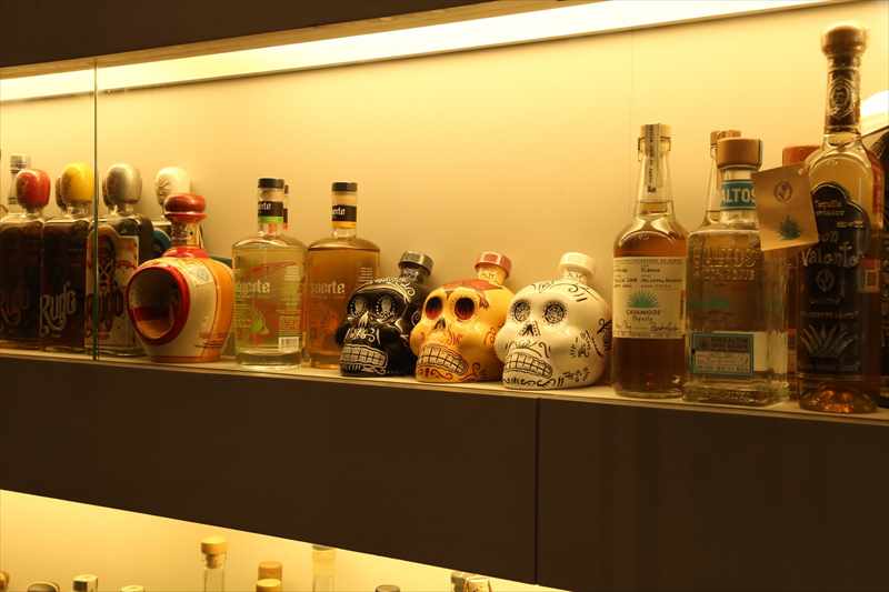 メキシコシティ　テキーラ・メスカル博物館　ドクロのボトル