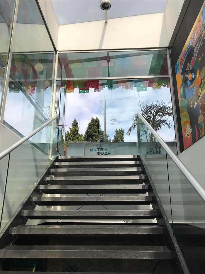 メキシコシティ　テキーラ・メスカル博物館　階段
