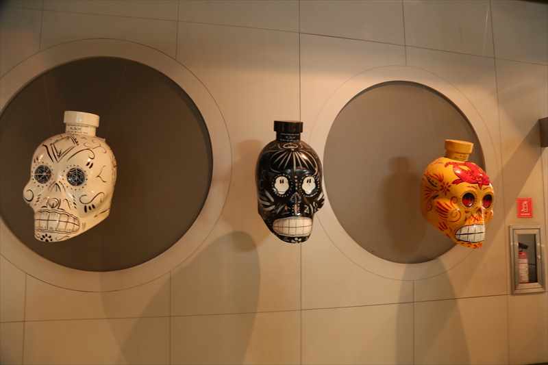 メキシコシティ　テキーラ・メスカル博物館　ドクロのボトル