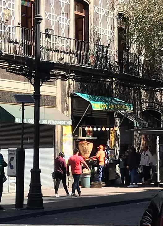 メキシコシティ　アランダス　入口