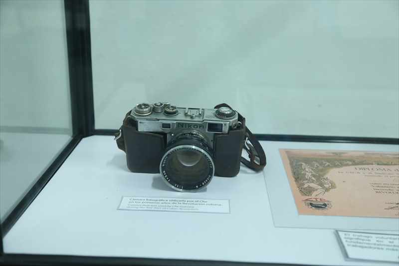 キューバ　カバーニャ要塞　チェゲバラ　カメラ