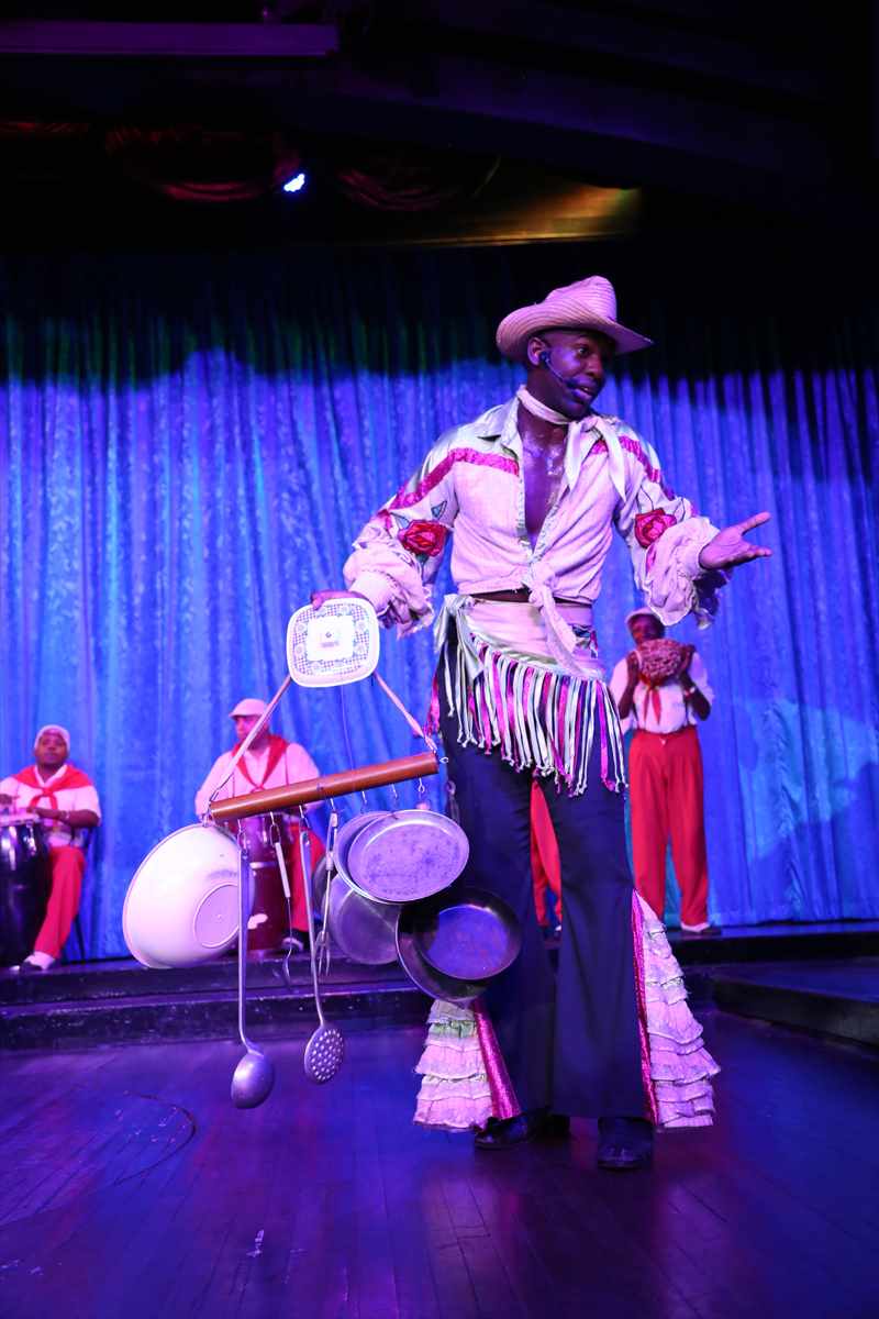 キューバ　キャバレー　