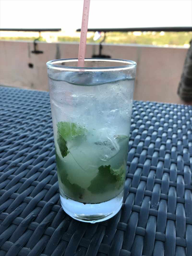 キューバ　ホテル　アンボス・ムンドス　レストラン　モヒート