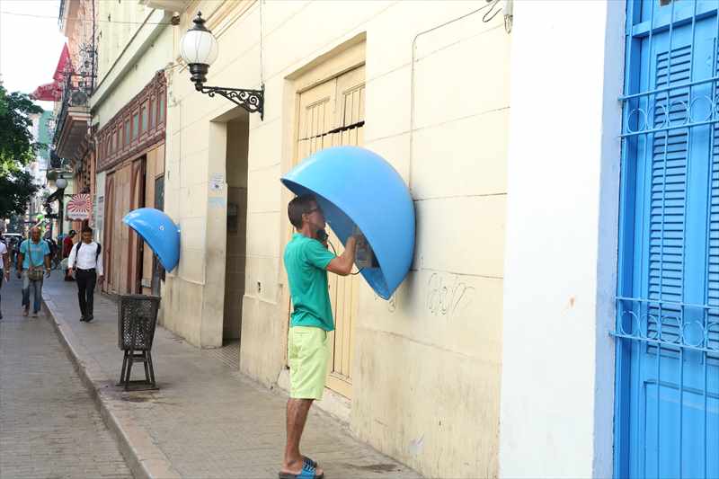 キューバ　電話