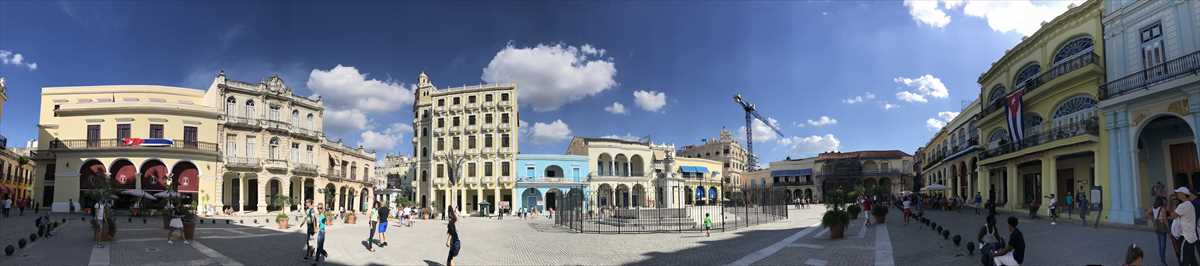 キューバ　プラザビエハ