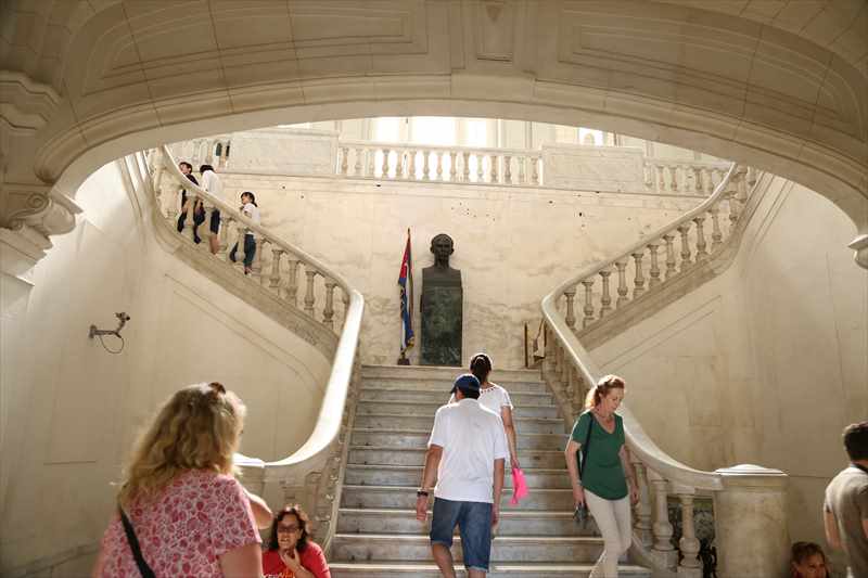 キューバ　革命博物館　内装