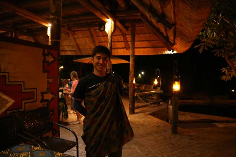 ビクトリアの滝　ボマ　民族衣装