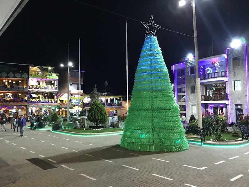 マチュピチュ 広場 夜