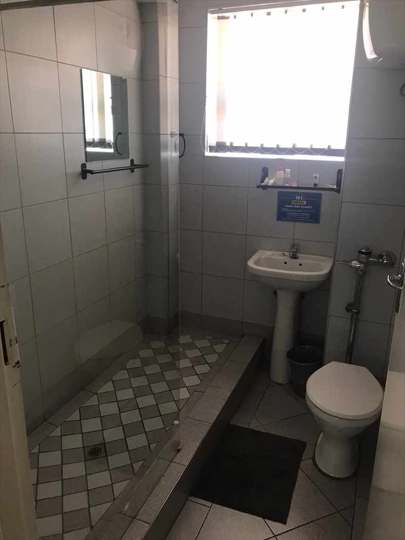 N1　ホテル　ブラワヨ　シャワー