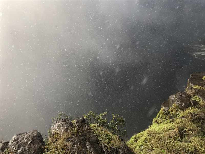 ビクトリアの滝　崖