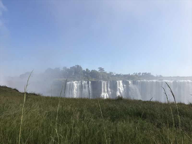 ビクトリアの滝　メインフォールズ