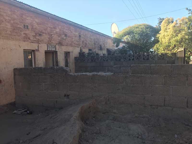 ジンバブエ ブラワヨ 貧困 家