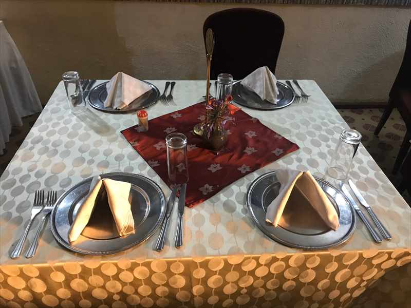 キガリ　カリシンビホテル　レストラン